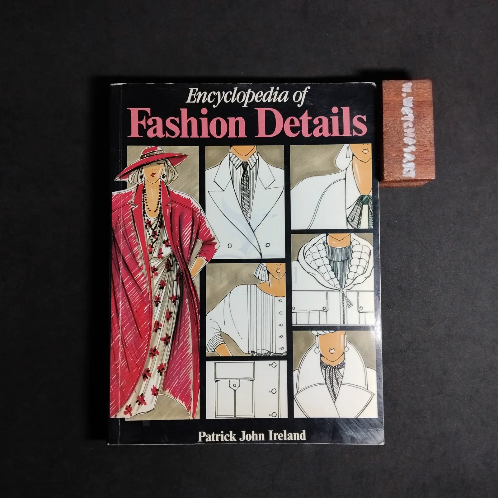 Encyclopedia of Fashion Details